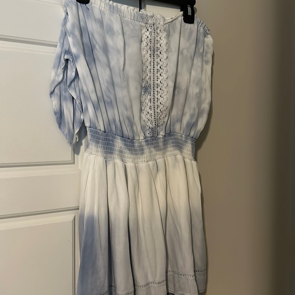What a great dress airy so complementing